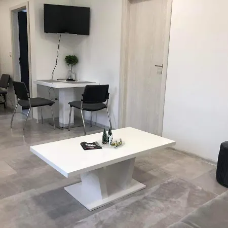 Aranykez Apartman Belvaros Esztergom
